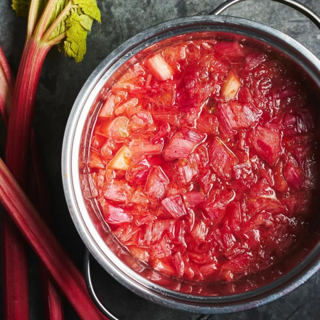 how to cook rhubarb at home