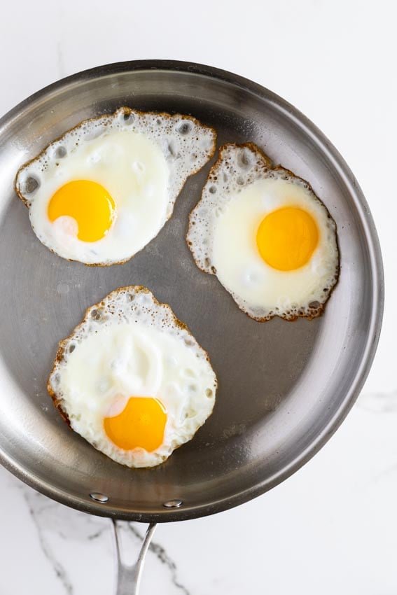 How to Cook Eggs in a Stainless Steel Pan at home 